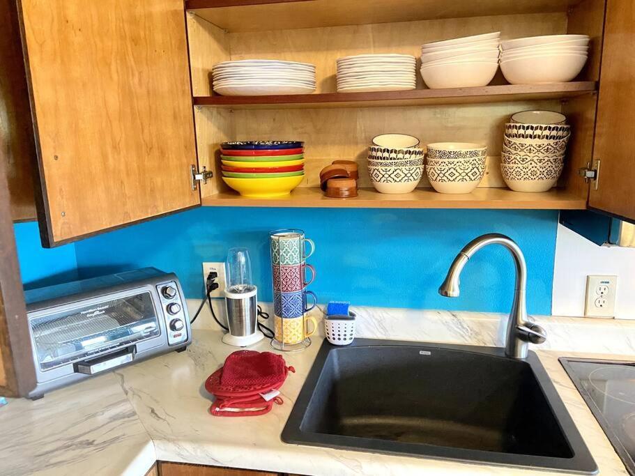 The House - Gorgeous, Spacious 4bd2ba Near Waterfalls And Hilo, Sleeps 12! Casa de Férias *