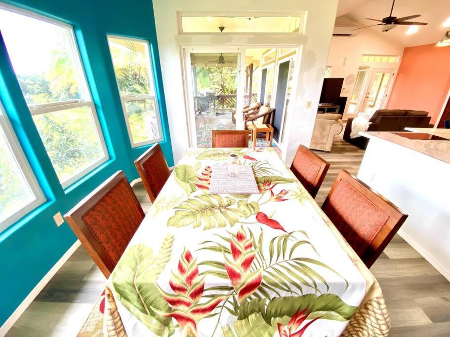Casa de Férias The House - Gorgeous, Spacious 4bd2ba Near Waterfalls And Hilo, Sleeps 12!